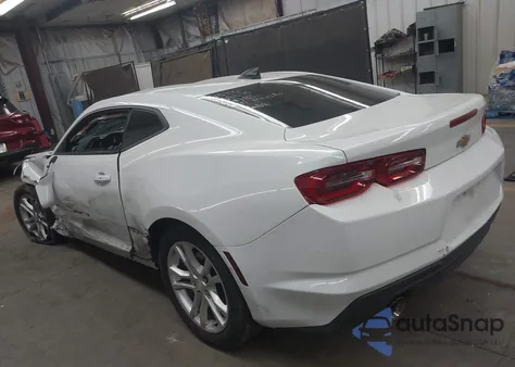 2021 Chevrolet Camaro Rwd 1Ls z USA, uszkodzony, nr VIN 1G1FB1RX9M0117813